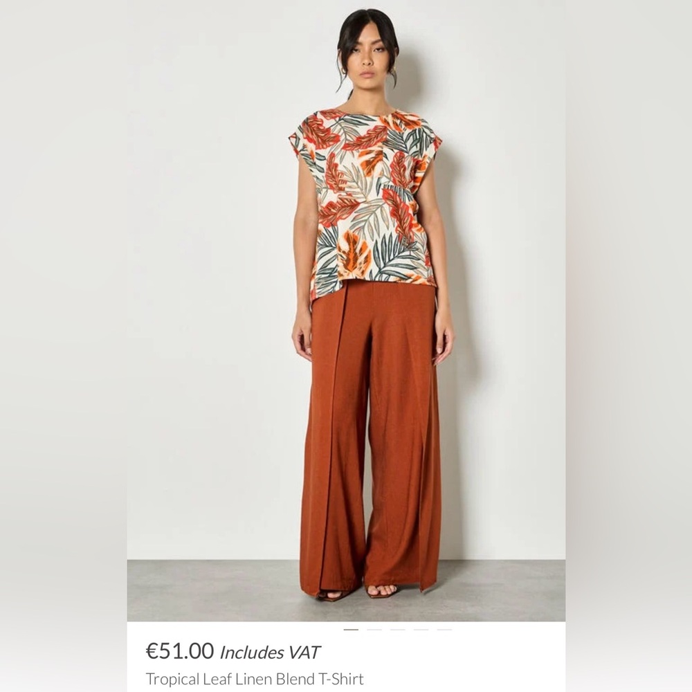 Apricot 🍑  - Patterned Top - Picture 2 of 6